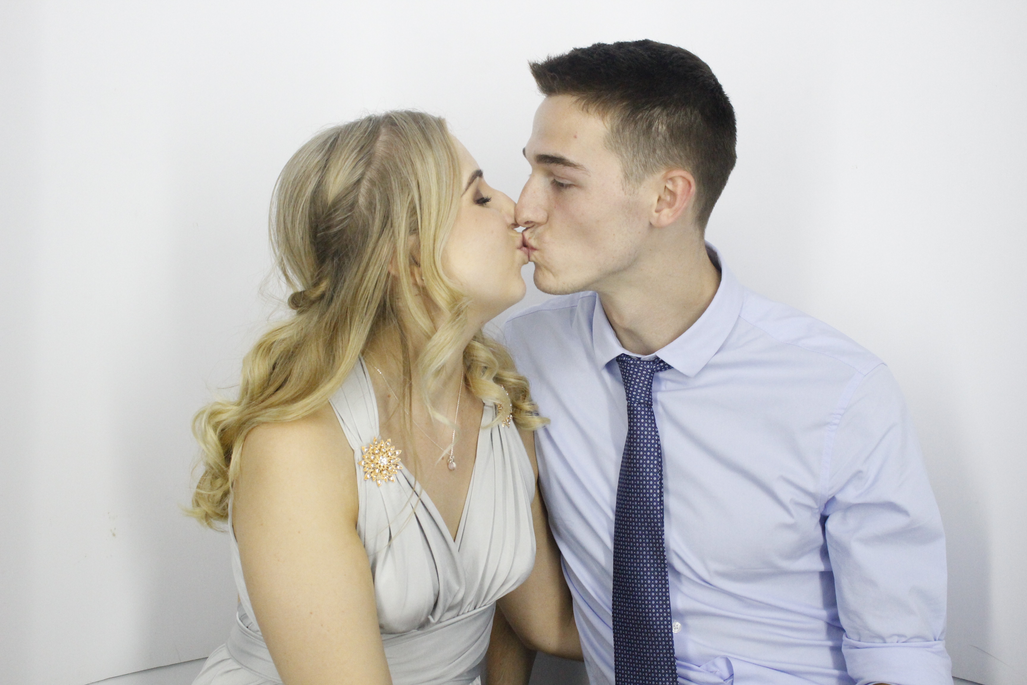 Sam & Rachel's Wedding | View more photos from the event at gallery.myphotoboothexperience.co.uk/u/MyPhotoBoothExperienceLtd/Sam-Rachels-Wedding